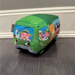 NWOT Cuddle Barn Old MacDonald Farm Green Gray Plush Cartoon Sing Along Bus Toy